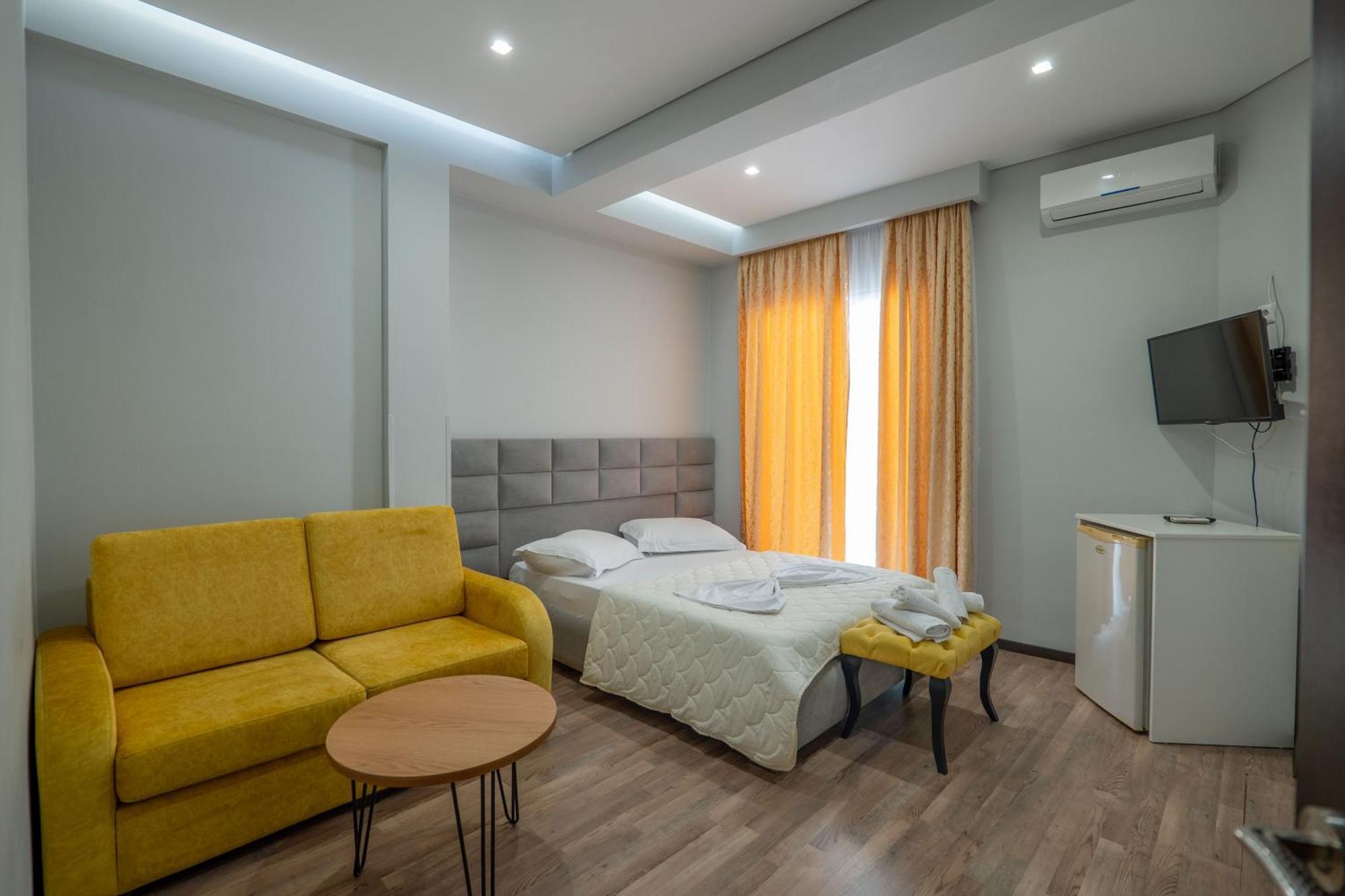 Sunkised Hotel Sarandë 外观 照片