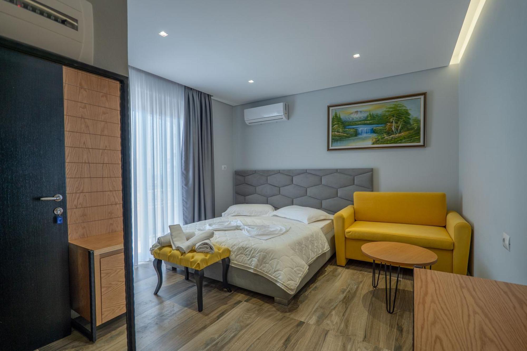 Sunkised Hotel Sarandë 外观 照片