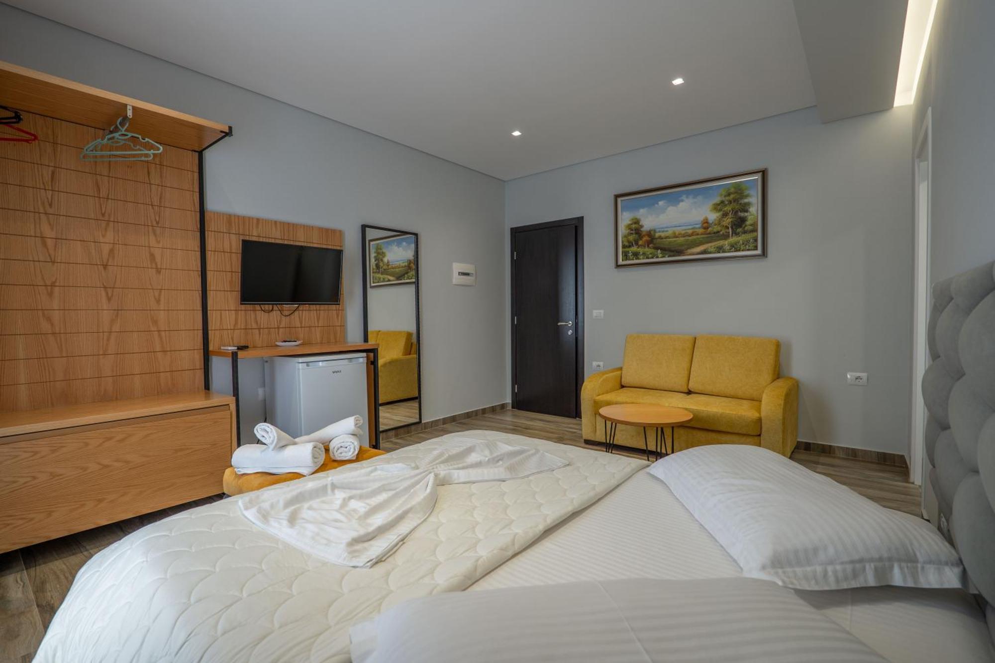 Sunkised Hotel Sarandë 外观 照片