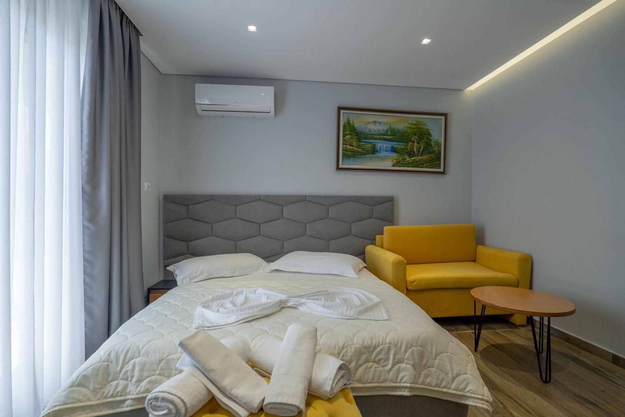 Sunkised Hotel Sarandë 外观 照片