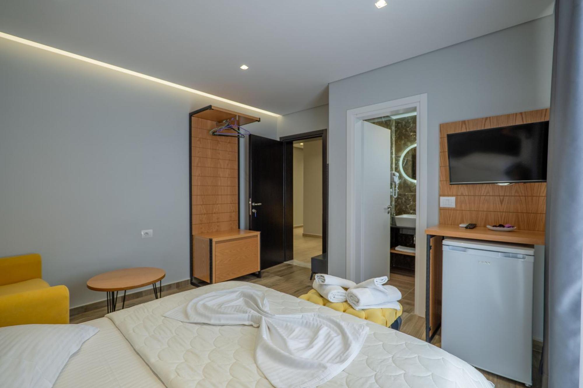 Sunkised Hotel Sarandë 外观 照片