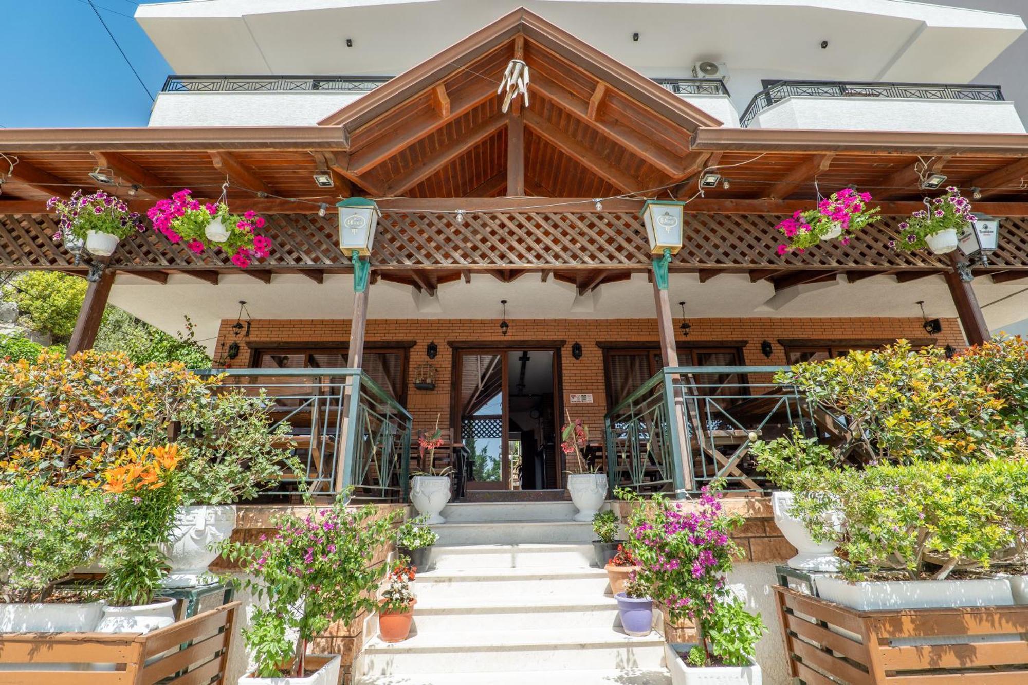 Sunkised Hotel Sarandë 外观 照片