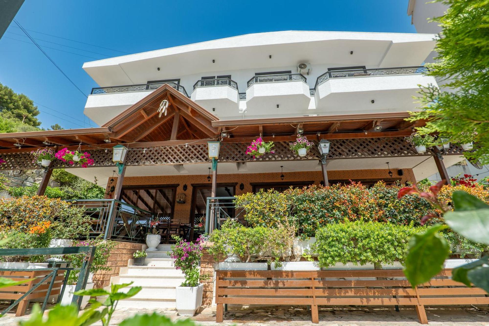 Sunkised Hotel Sarandë 外观 照片