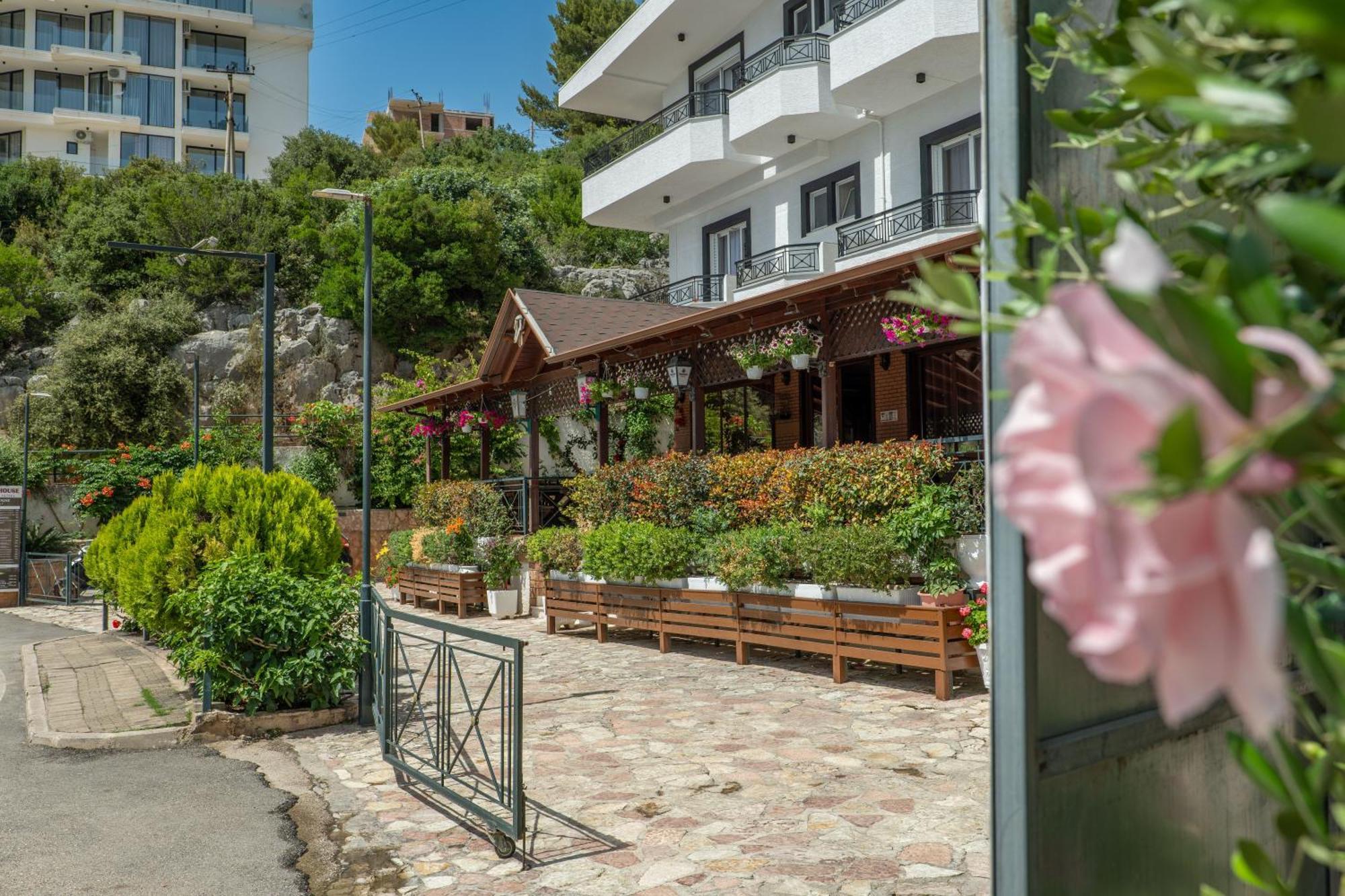 Sunkised Hotel Sarandë 外观 照片