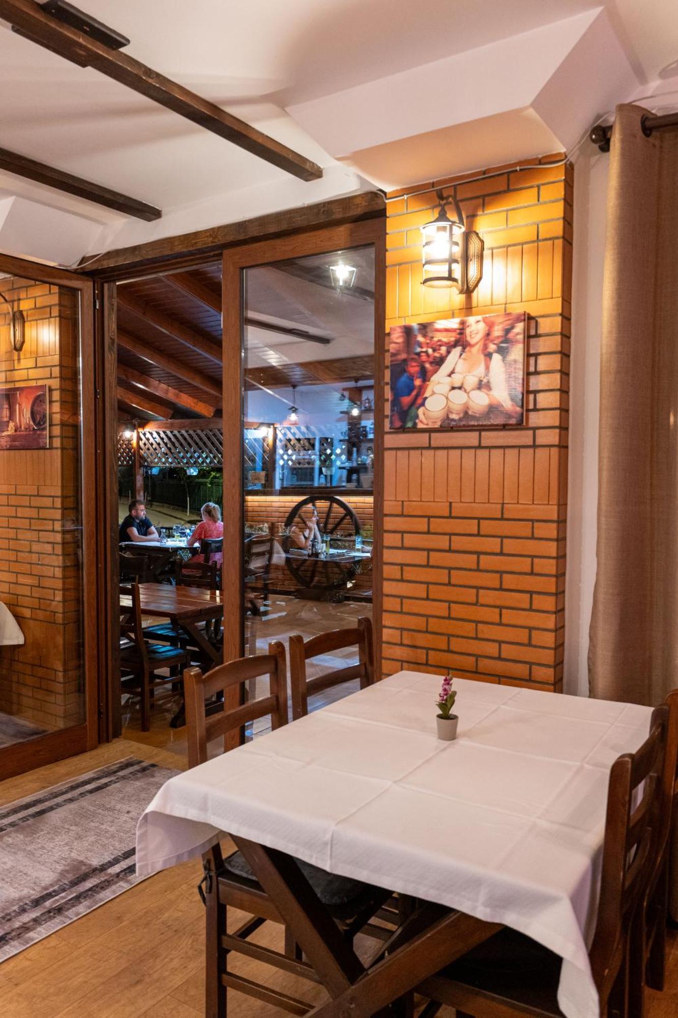 Sunkised Hotel Sarandë 外观 照片