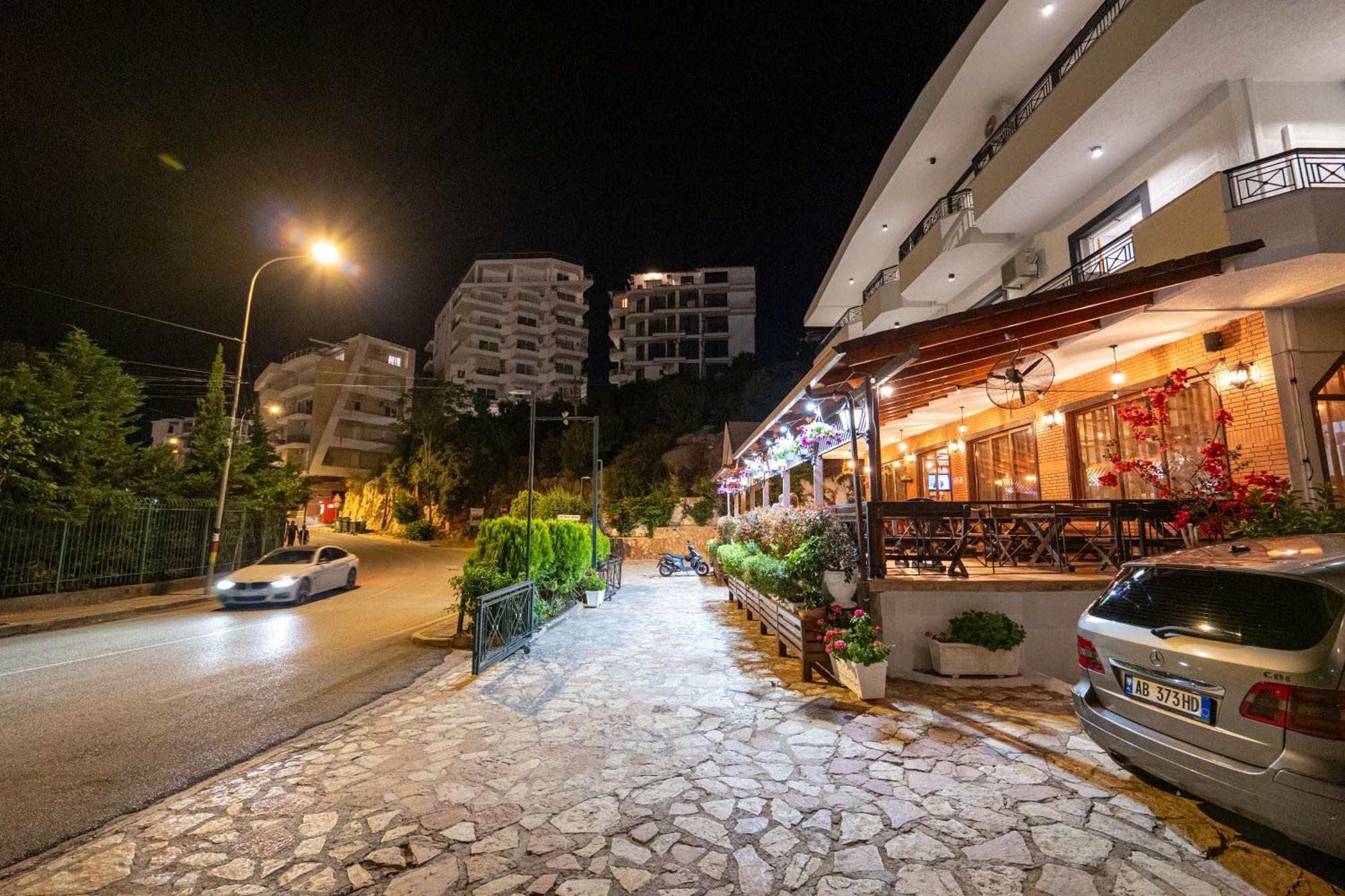 Sunkised Hotel Sarandë 外观 照片