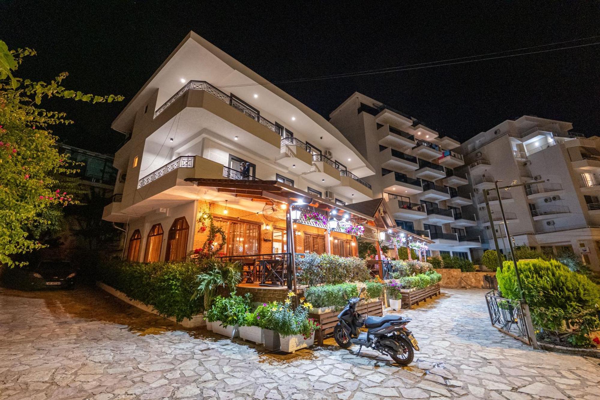 Sunkised Hotel Sarandë 外观 照片