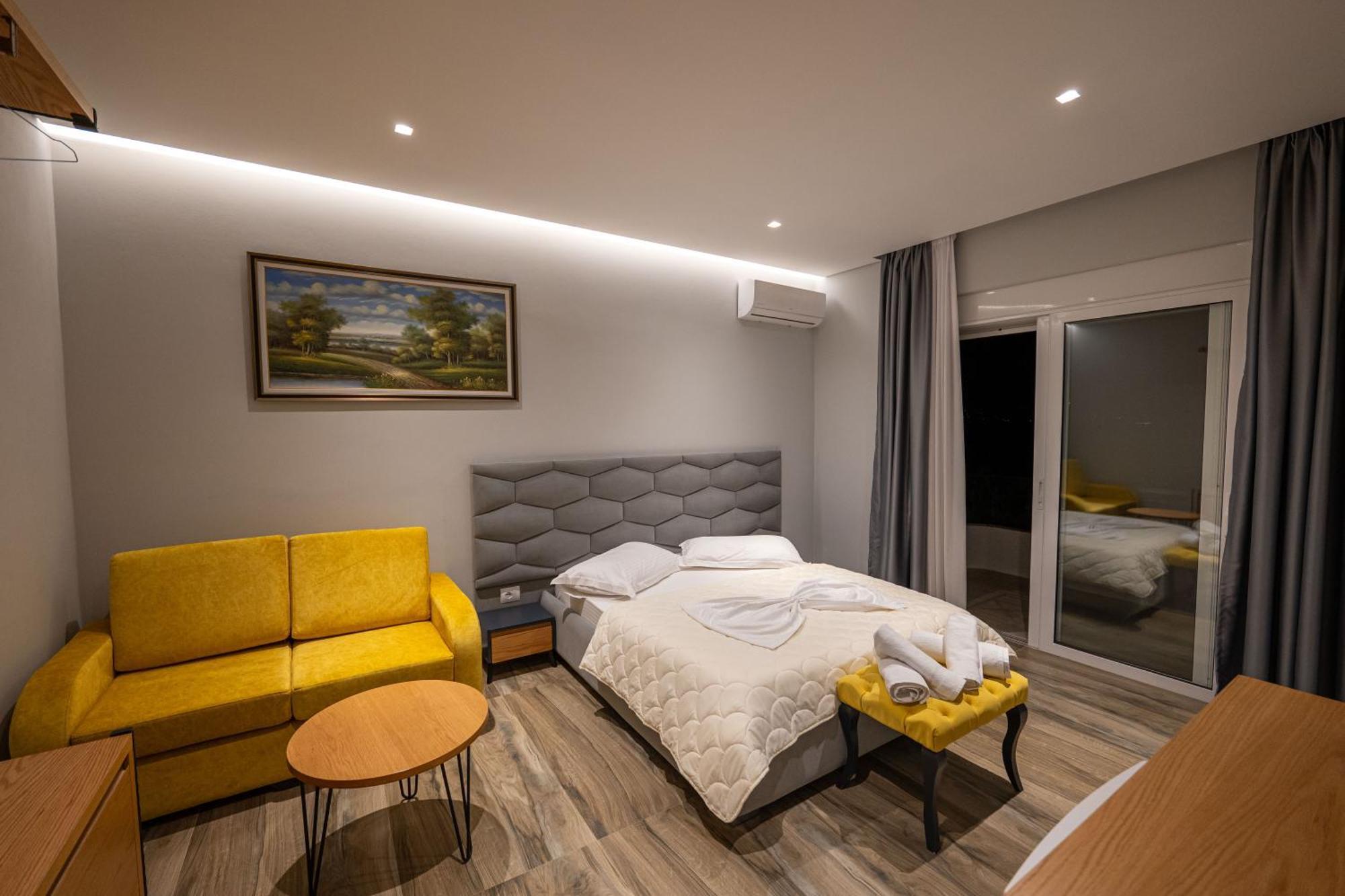 Sunkised Hotel Sarandë 外观 照片