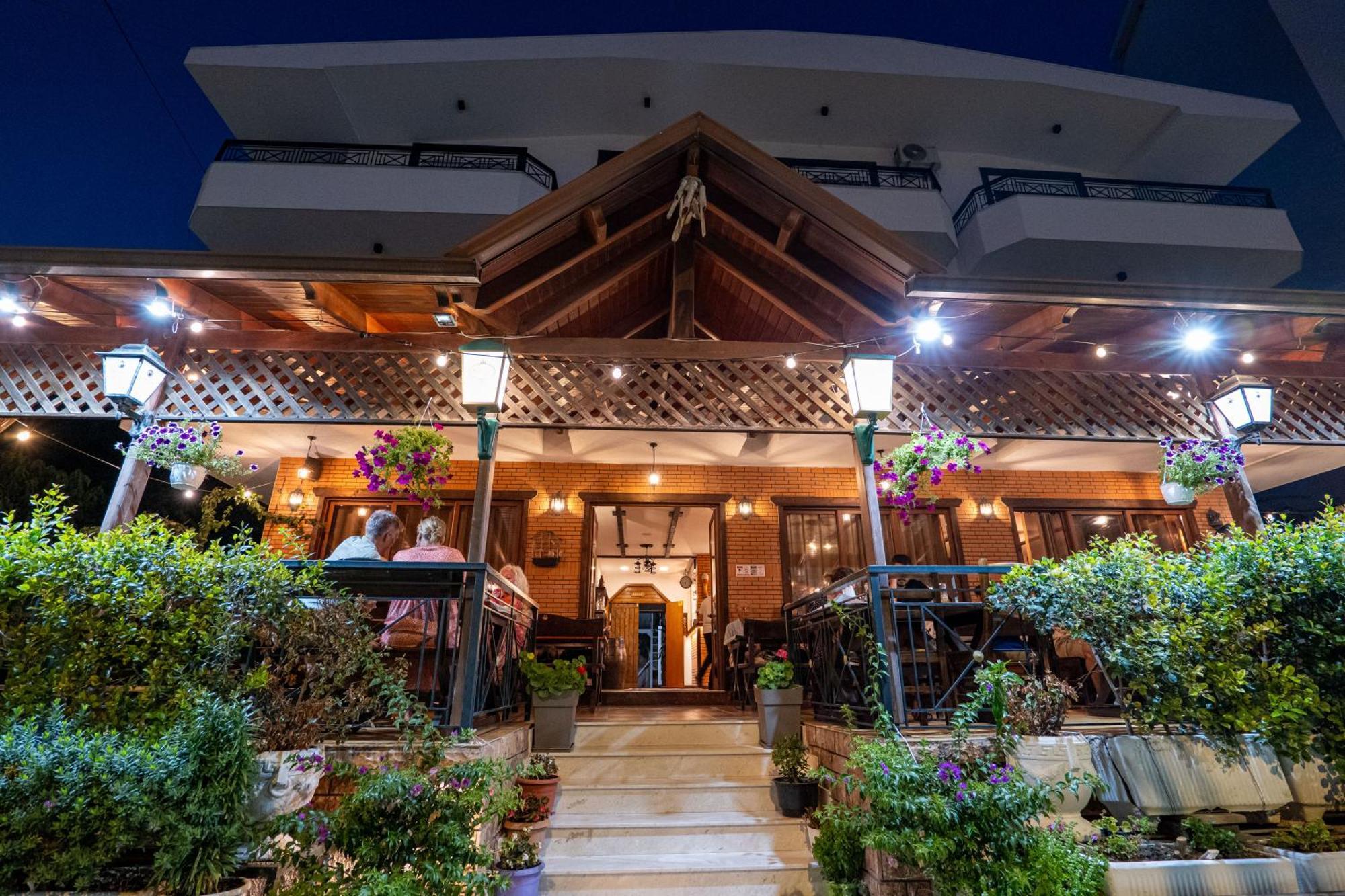 Sunkised Hotel Sarandë 外观 照片